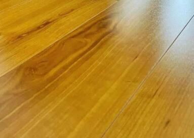 地板打蠟的時(shí)候要注意什么呢？