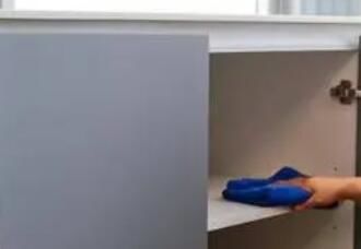 在室內(nèi)進(jìn)行保潔的時候，要注意什么？