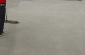 在工廠(chǎng)進(jìn)行保潔作業(yè)時(shí)，要注意什么呢？